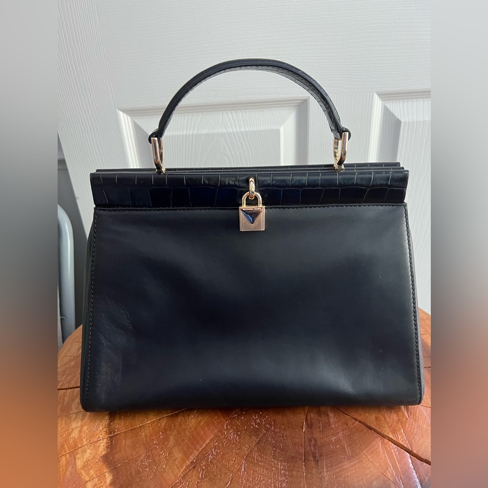 Michael Kors large Gramercy Satchel magnetic snap closure